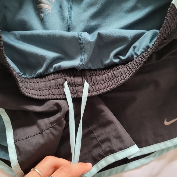 NIKE Blue and Black Shorts with compression shorts - Picture 3 of 5